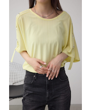 アイレットカットトップス