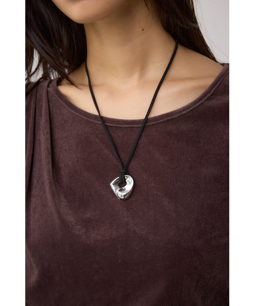 ニュアンストップアジャスタブルチョーカー