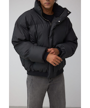 【窪塚洋介さん着用アイテム】ソリッド中綿ハイネックブルゾン