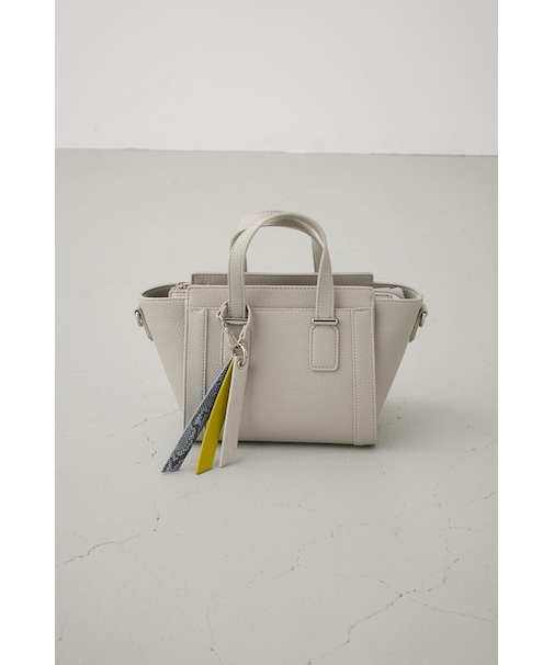 チャームセットトラペイズドバッグ