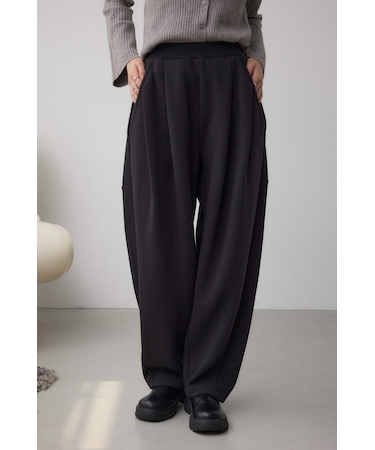 バレルカットパンツ