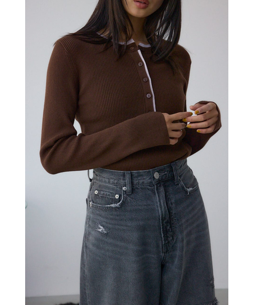 格上げ ヘンリーネックデザインニットトップス