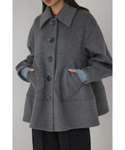 【PLUS】ボリュームスリーブペプラムコート