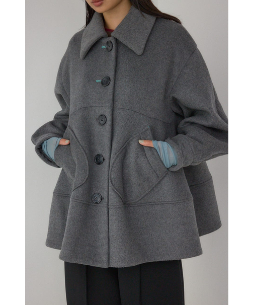 【PLUS】ボリュームスリーブペプラムコート