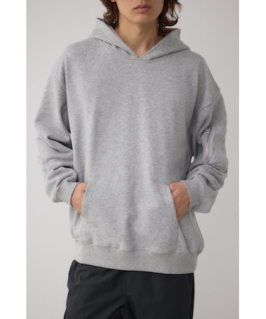 ユーティリティポケット付きフーディー