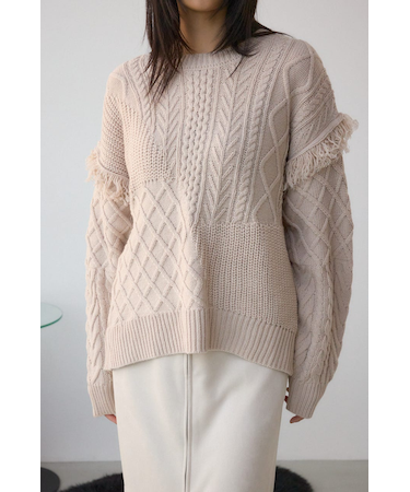 スイッチングフリンジニット