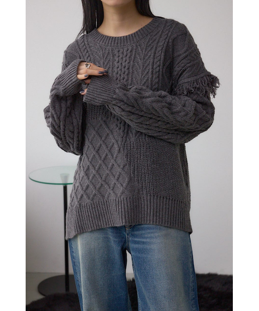 スイッチングフリンジニット