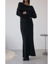 オフショルロングニットワンピース