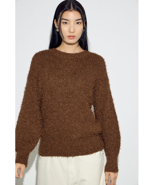 カールヤーンクルーネックニット