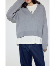 スウェットライクVネックニット