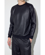 フェイクレザーライントップス