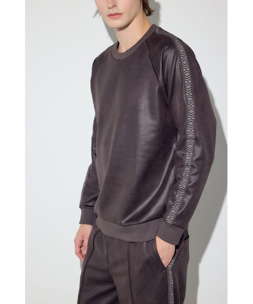 フェイクレザーライントップス