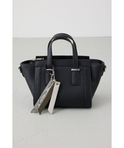 チャームセットトラペイズドバッグ