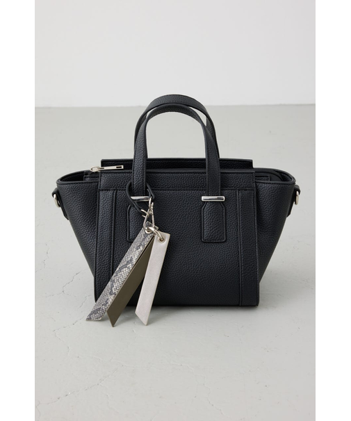 チャームセットトラペイズドバッグ