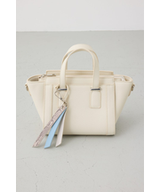 チャームセットトラペイズドバッグ