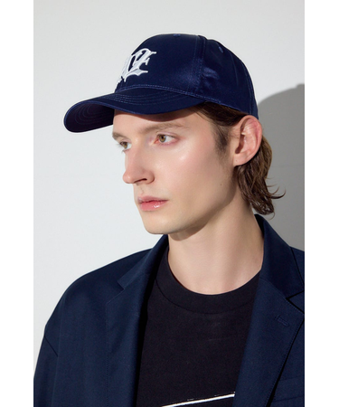 サテンロゴキャップ