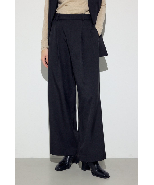 ベーシックタックワイドパンツ
