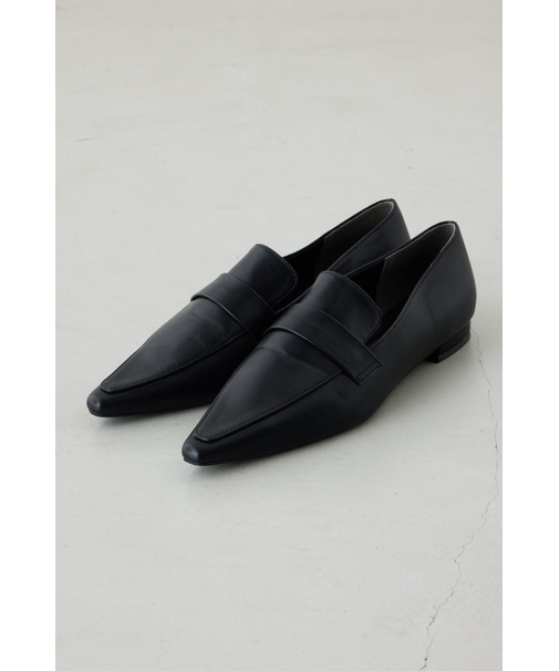 ポインテッドトゥローファー