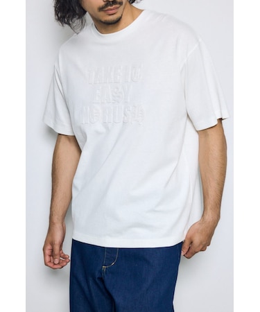 エンボスロゴTシャツ