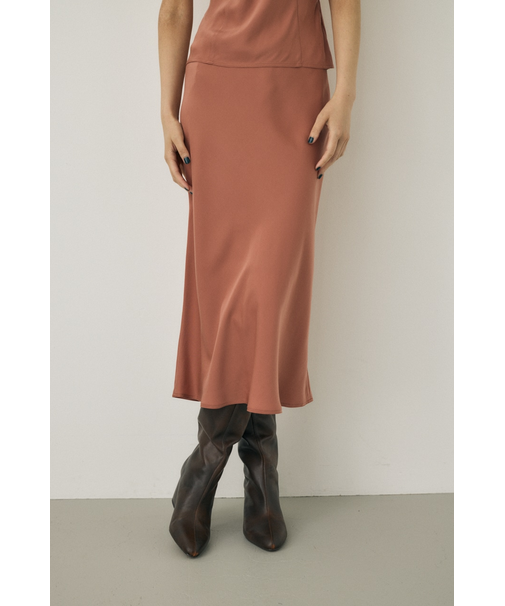 サテンミディスカート　リサイクルポリエステル×レーヨン素材