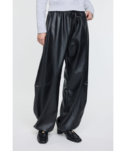 F／LEATHER JOGGER パンツ