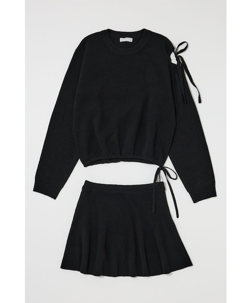 TIED RIBBON セーター & ミニスカート