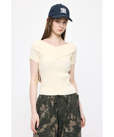 CROSS OFF SHOULDER トップス