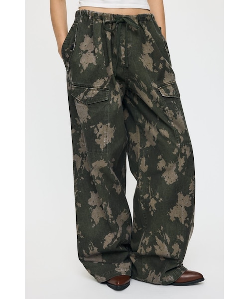 新品　新作　moussy POCKET TWILL カーゴパンツ　迷彩柄　1 POCKET TWILL CARGO パンツ｜マウジーの通販｜&mall（アンドモール