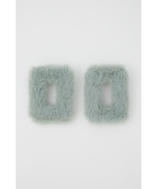 フェイクファースクエアピアス