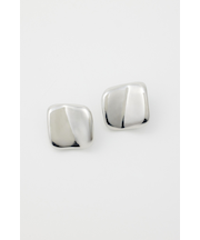 スクエアフォールドピアス