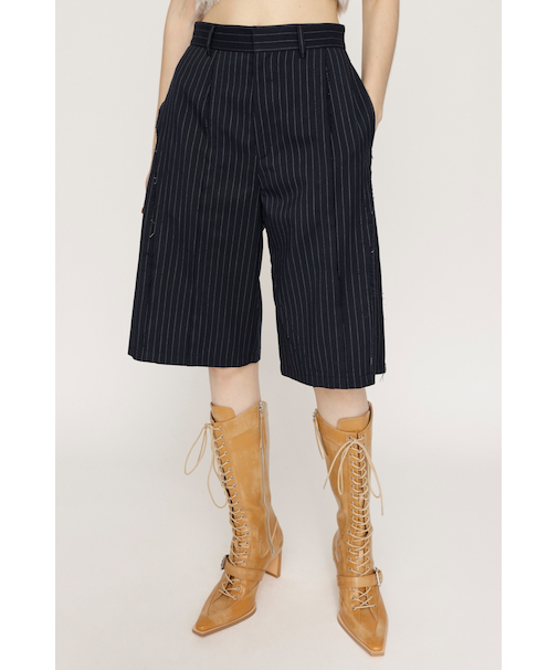 CUTOUT MIDDLE ショートパンツ