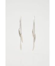 DANGLE LEAVES P／EARRINGS