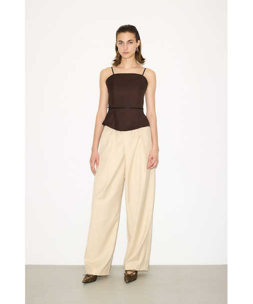 【THROW】ASYMMETRY TUCK SLACKS