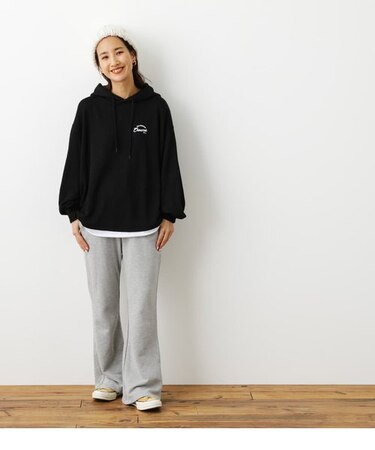 Onemileレイヤード風パーカー&フレアパンツ