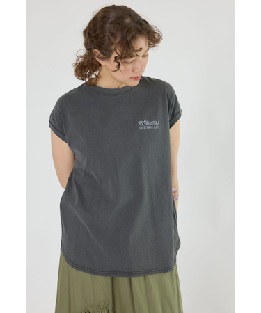 FADEロゴノースリーブトップス