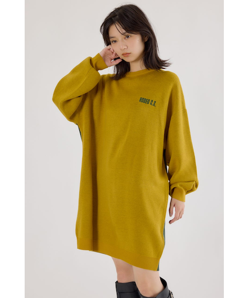 バックバイカラーロゴニットワンピース