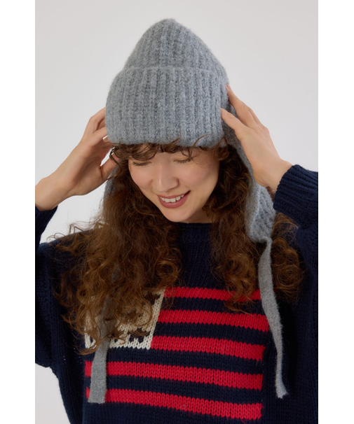 イヤーフラップニットキャップ