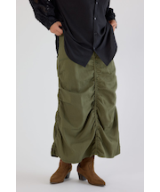 シャーリングマキシスカート