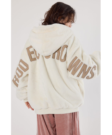 【UNISEX】ロゴパッチエコファーブルゾン