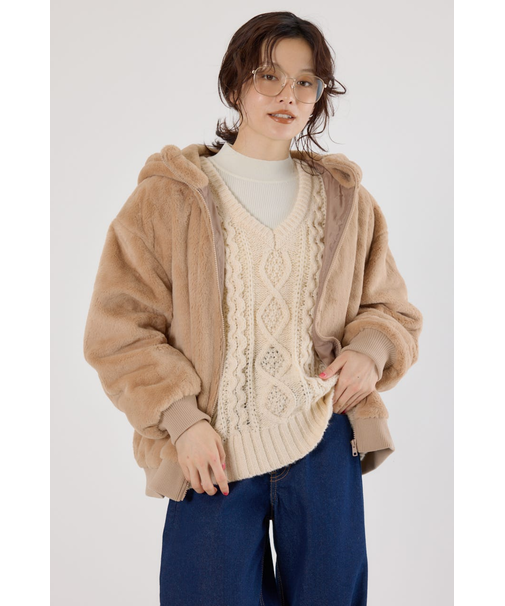 【UNISEX】ロゴパッチエコファーブルゾン