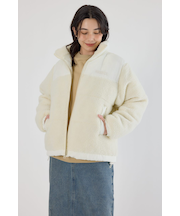 切り替えボアロゴジャケット