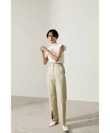 フェイクレザーフロントスリットパンツ