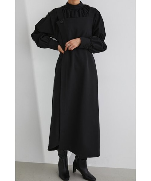 フラップエプロンワンピース