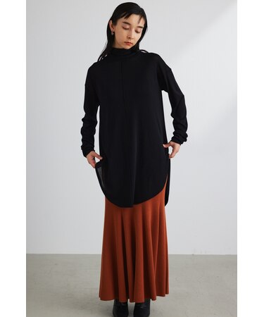 バックスリットシアーロングニット