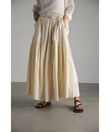 ラウンドティアードスカート