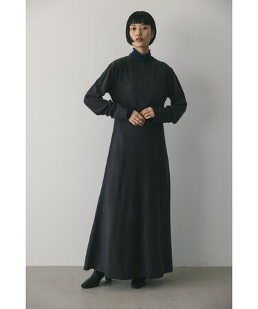 ロングスリーブフレアニットワンピース