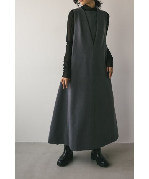 レイヤーネックフレアワンピース