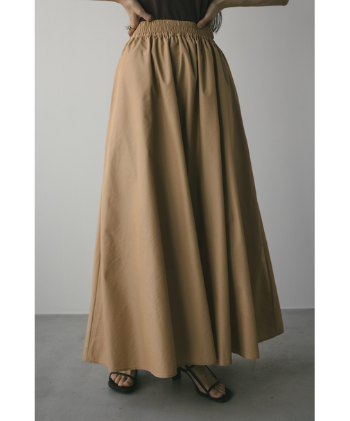 タフタボリュームフレアスカート