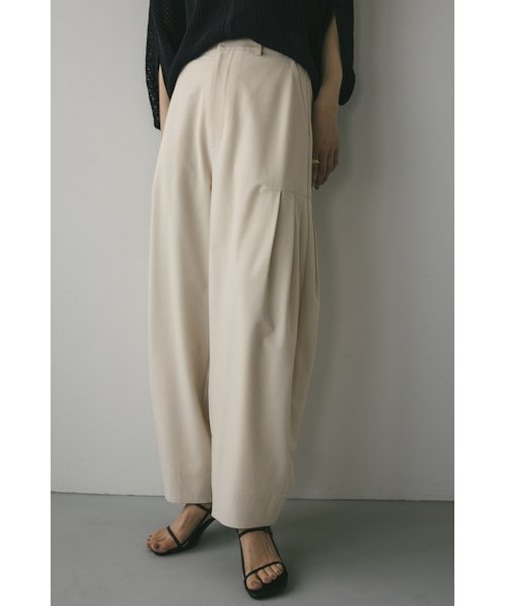 サイドタックフォルムパンツ