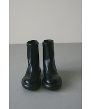 プラットフォームミドルブーツ